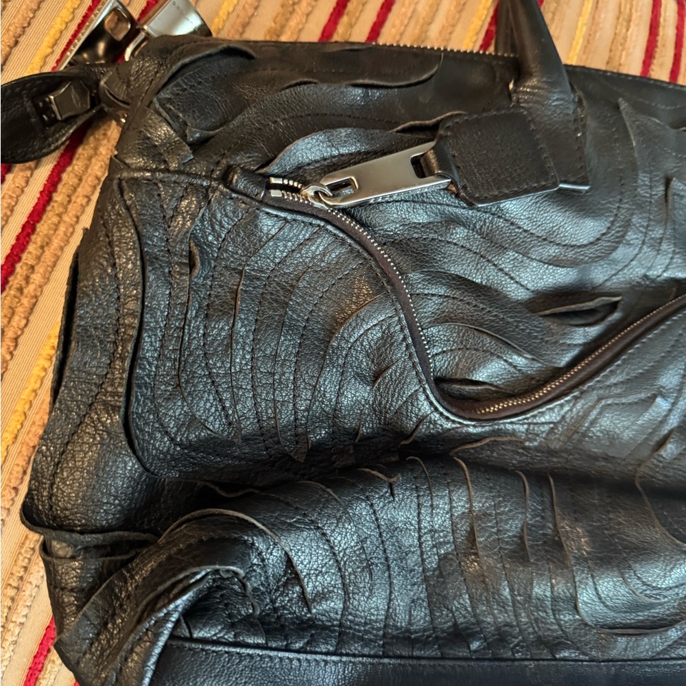 Marc Jacobs Black Laser Cut Wave Satchel Handbag - Picture 3 of 11